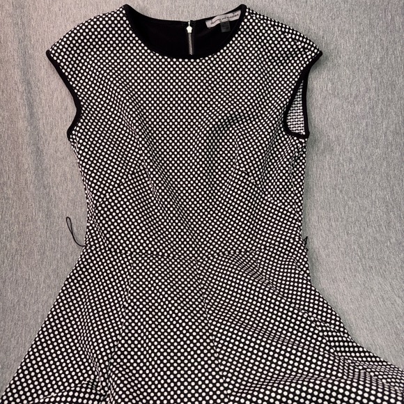 Danny & Nicole Dresses & Skirts - Danny & Nicole Black White Polka Dot Dress Women's Size 6 Cap Sleeve Fit Flare